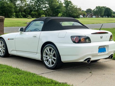 Used 2004 Honda S2000 image 16