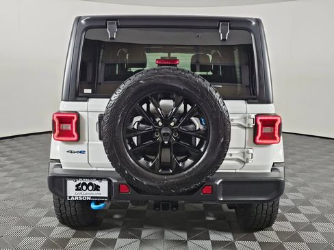 Used 2023 Jeep Wrangler Unlimited Sahara w/ Cold Weather Group AWD/4WD image 4
