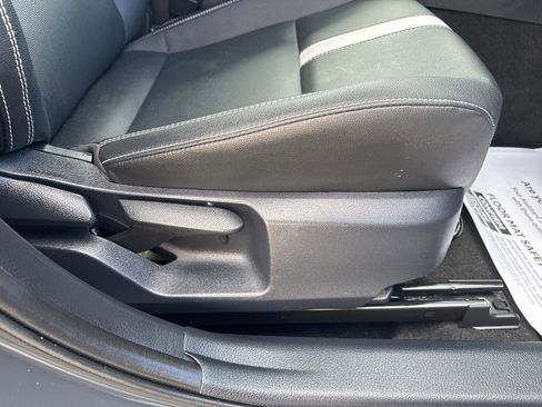 Used 2025 Toyota Camry SE FWD image 27