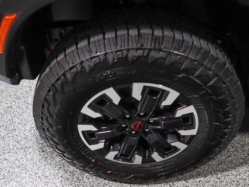 Used 2023 Nissan Frontier PRO-4X w/ Pro Convenience Package image 11