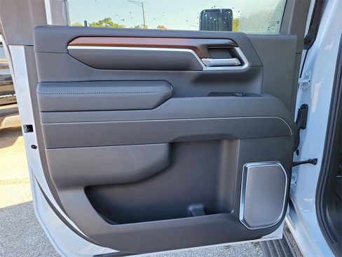 New 2026 GMC Sierra 2500 Denali w/ Denali Reserve Package image 12