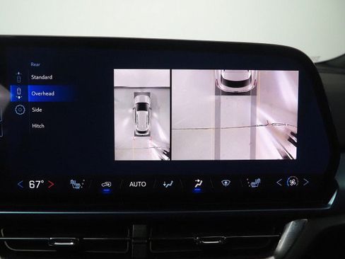 Used 2024 Chevrolet Equinox EV FWD LT w/ 2LT image 28