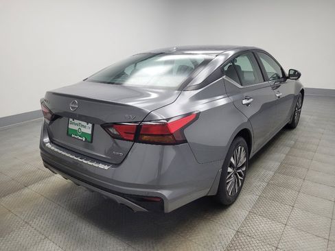 Used 2023 Nissan Altima 2.5 SV w/ SV Premium Package image 9