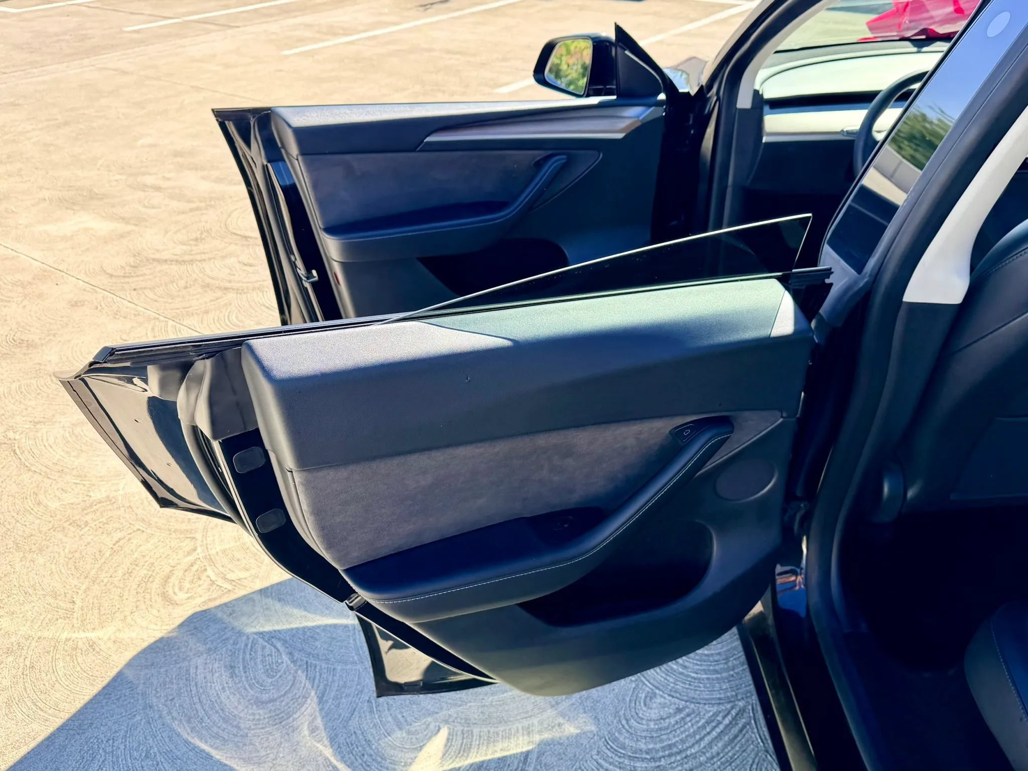 Used 2023 Tesla Model Y Long Range AWD/4WD image 31