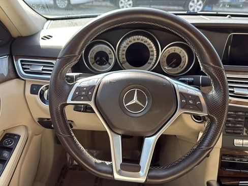 Used 2014 Mercedes-Benz E 350 4MATIC Sedan image 28