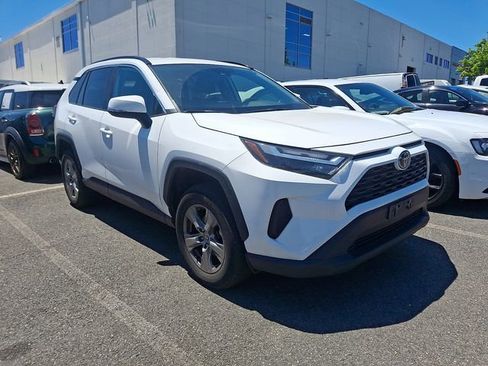 Used 2024 Toyota RAV4 XLE AWD/4WD image 6