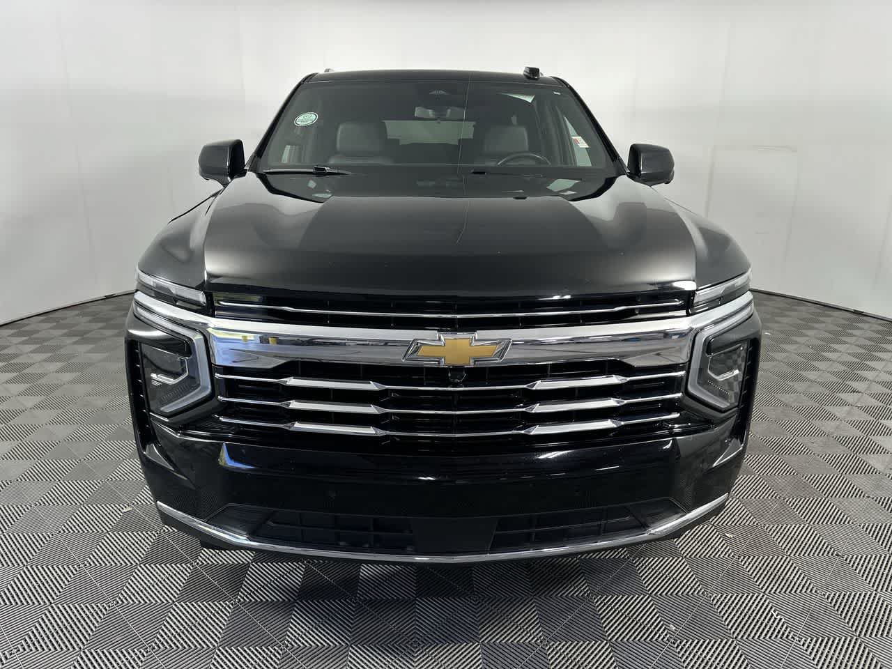 Used 2025 Chevrolet Tahoe LT AWD/4WD image 3