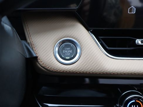 New 2026 Chevrolet Equinox ACTIV image 13