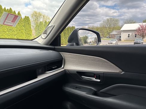 Used 2024 Toyota Grand Highlander Limited image 23