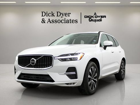 Used 2023 Volvo XC60 B5 Core w/ Climate Package AWD/4WD image 7