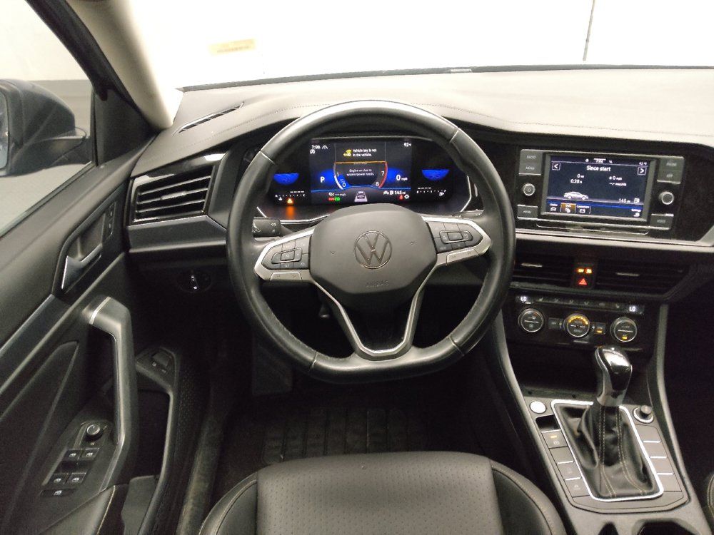 Used 2024 Volkswagen Jetta SE FWD image 22