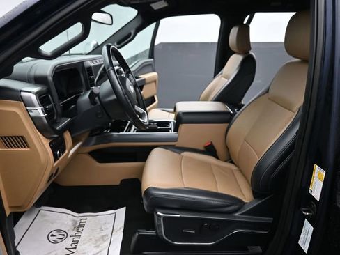 Used 2024 Ford F250 Lariat w/ Chrome Package image 12