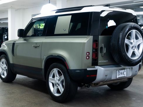 Used 2022 Land Rover Defender 90 image 4