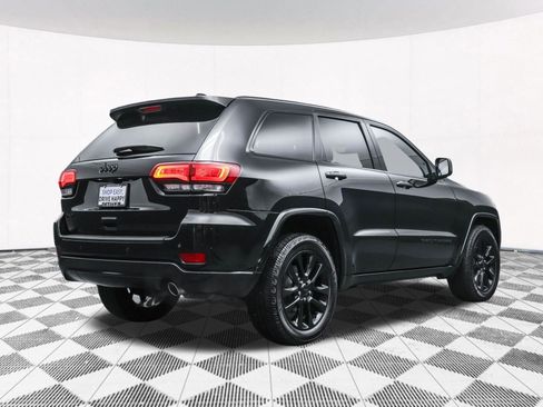 Used 2018 Jeep Grand Cherokee Altitude image 50