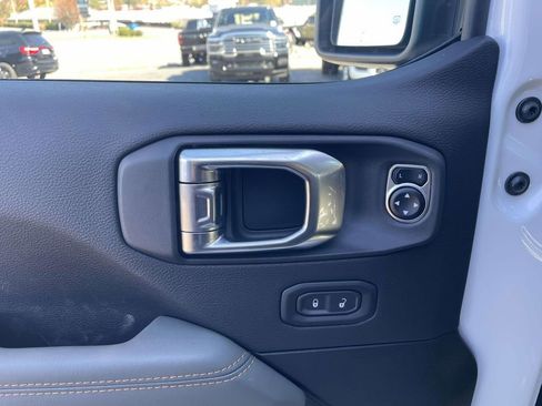 New 2026 Jeep Gladiator Mojave image 24