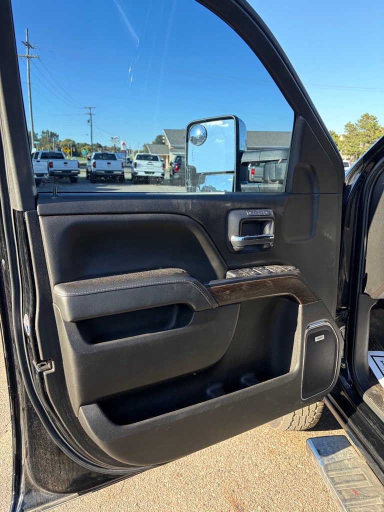 Used 2019 GMC Sierra 3500 Denali w/ Duramax Plus Package AWD/4WD image 17