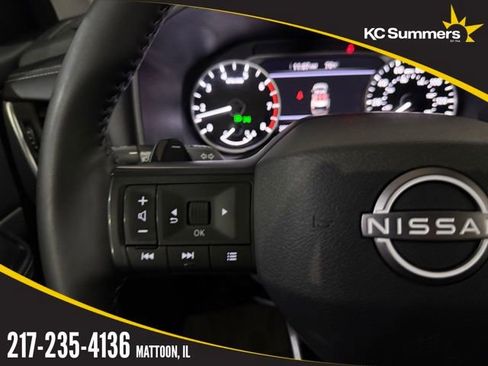 Used 2025 Nissan Rogue SV image 15