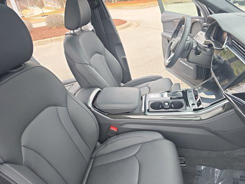 Used 2025 Audi Q7 3.0T Prestige w/ Prestige Package image 10