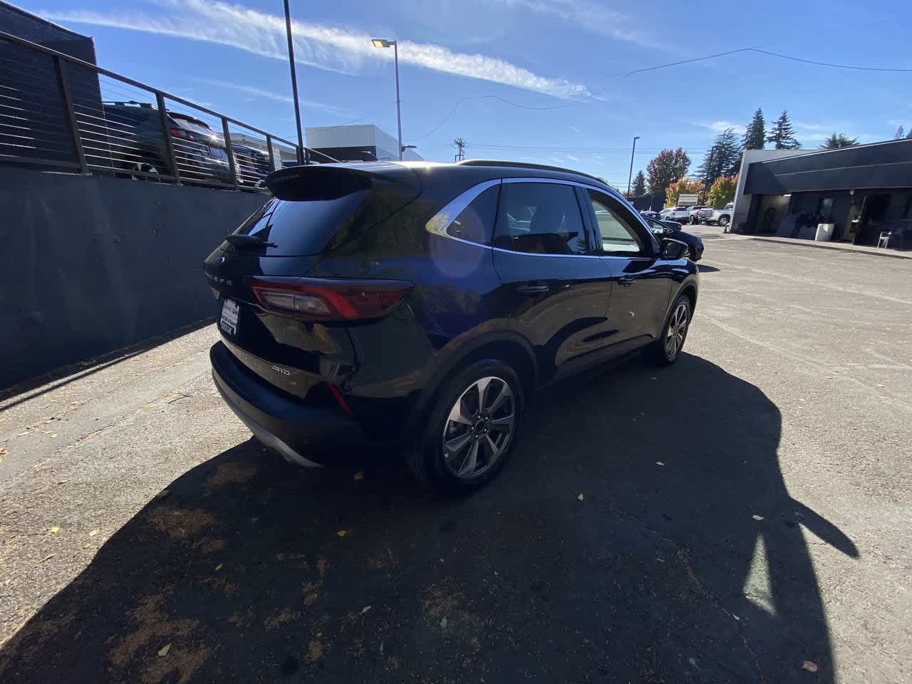 Used 2025 Ford Escape Platinum AWD/4WD image 6