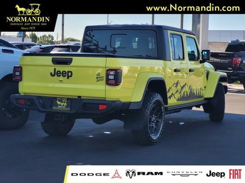 Used 2024 Jeep Gladiator Mojave AWD/4WD image 4