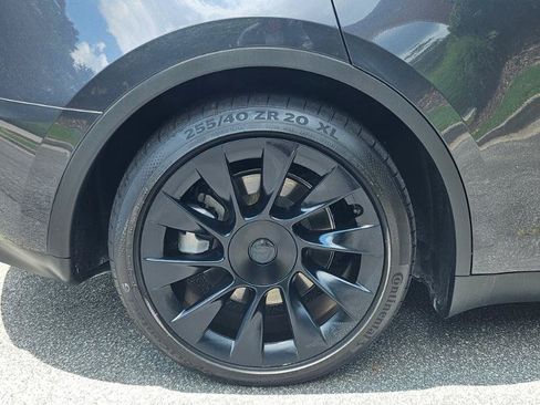 Used 2024 Tesla Model Y Long Range RWD image 16