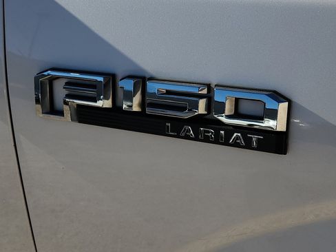 Used 2015 Ford F150 Lariat w/ Equipment Group 502A Luxury image 8