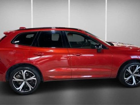 Used 2022 Volvo XC60 T8 R-Design w/ Advanced Package image 6