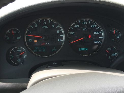 Used 2014 Chevrolet Suburban LT AWD/4WD image 2