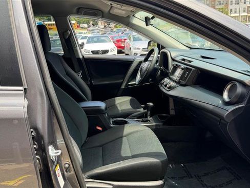 Used 2017 Toyota RAV4 LE AWD/4WD image 13