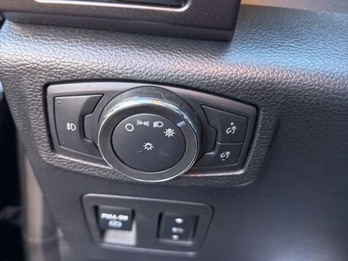 Used 2021 Ford Expedition Max Limited image 3