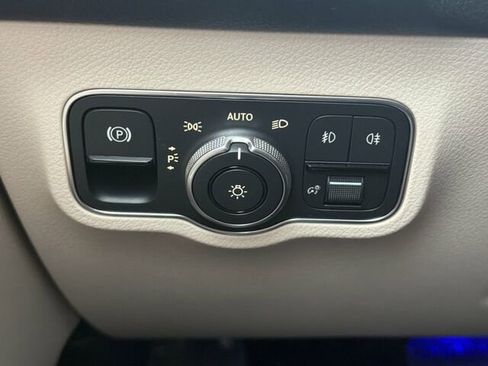 Certified 2024 Mercedes-Benz GLB 250 4MATIC image 35