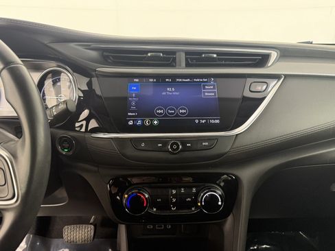 Used 2022 Buick Encore GX Preferred w/ Cold Weather Comfort Package AWD/4WD image 18