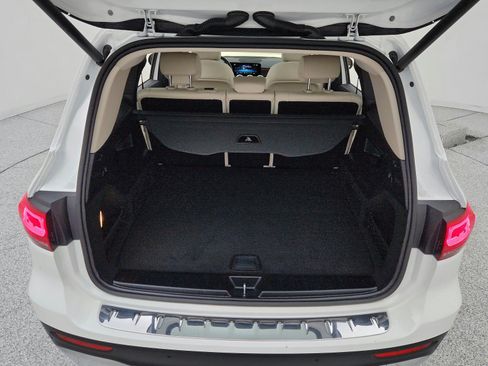 Used 2023 Mercedes-Benz GLB 250 image 30