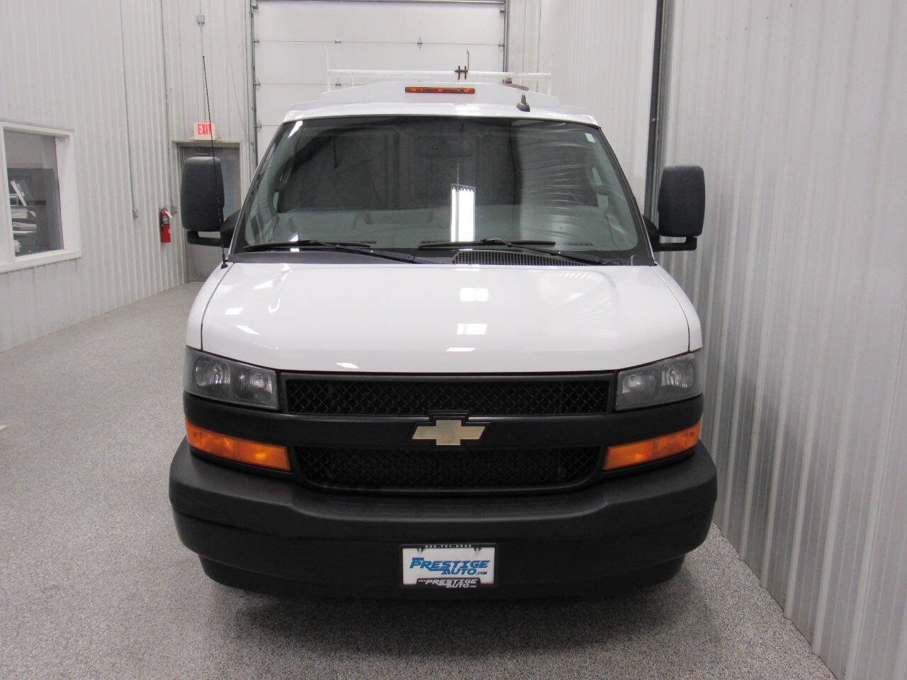 Used 2018 Chevrolet Express 3500 w/ Power Convenience Package RWD image 9