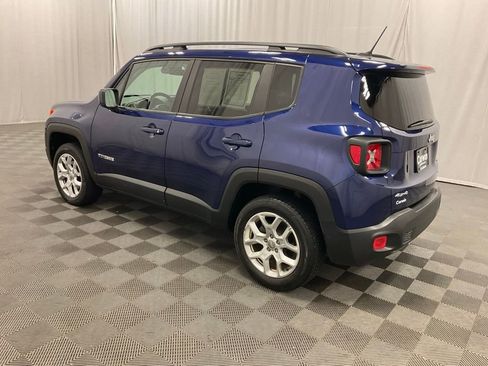 Used 2017 Jeep Renegade Latitude w/ Cold Weather Group AWD/4WD image 8