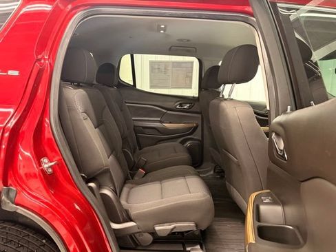 Used 2023 GMC Acadia SLE w/ LPO, Floor Liner Package AWD/4WD image 9