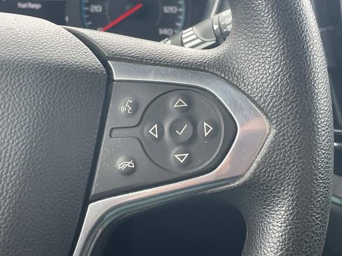 Used 2021 Chevrolet Traverse LS image 26