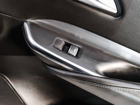 Used 2025 Cadillac XT4 Premium Luxury image 44