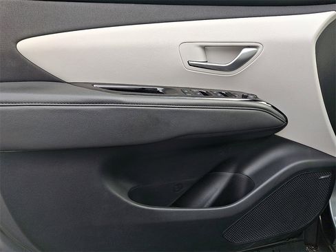 Used 2022 Hyundai Tucson Limited image 12