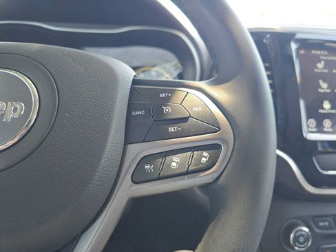 Used 2022 Jeep Cherokee Limited AWD/4WD image 30