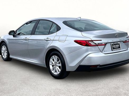 Used 2025 Toyota Camry LE FWD image 13