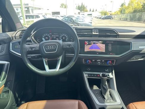 Used 2023 Audi Q3 2.0T Premium w/ Convenience Package AWD/4WD image 21