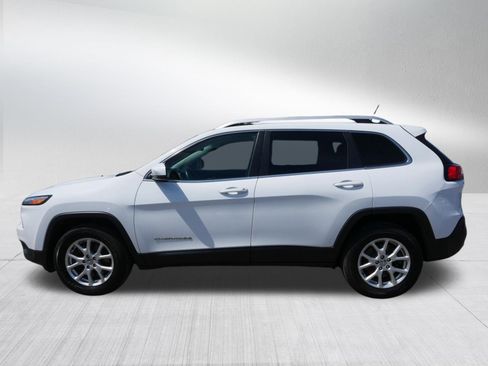 Used 2016 Jeep Cherokee Latitude w/ Safety/Convenience Group AWD/4WD image 4