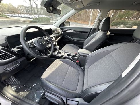 Certified 2025 Kia Seltos S image 16