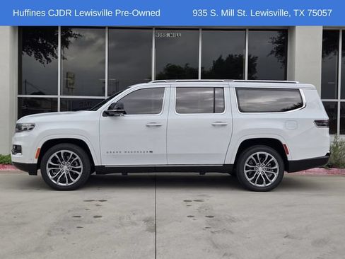 Used 2023 Jeep Grand Wagoneer L Series II w/ Premium Group II AWD/4WD image 5