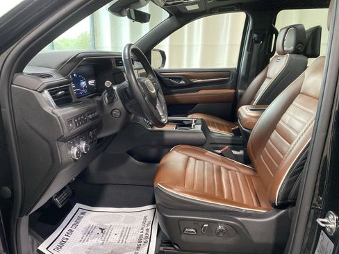 Used 2023 GMC Yukon XL Denali Ultimate AWD/4WD image 24