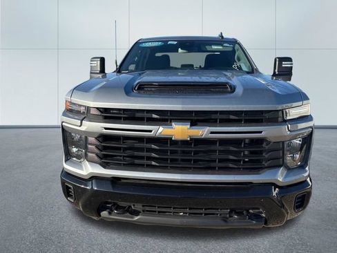 Used 2024 Chevrolet Silverado 2500 Custom w/ Custom Value Package AWD/4WD image 6
