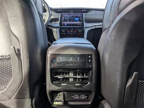 Used 2023 Jeep Grand Cherokee L Limited w/ Trailer Tow Group (B) image 33