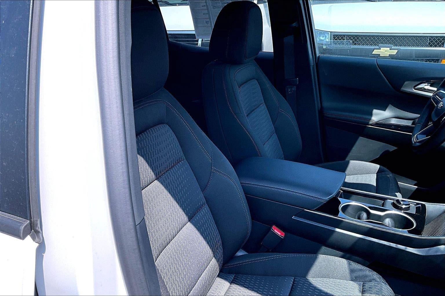 Used 2026 Chevrolet Equinox LT FWD image 7