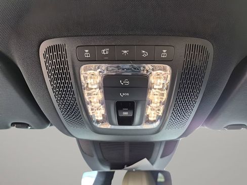 Used 2024 Mercedes-Benz GLS 450 4MATIC image 41